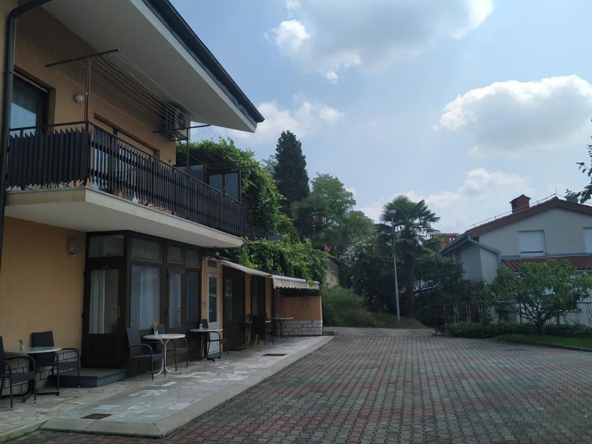 Accomodation Pertout Nova Gorica Zewnętrze zdjęcie